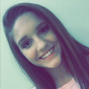 Meet your Posher, Caroline